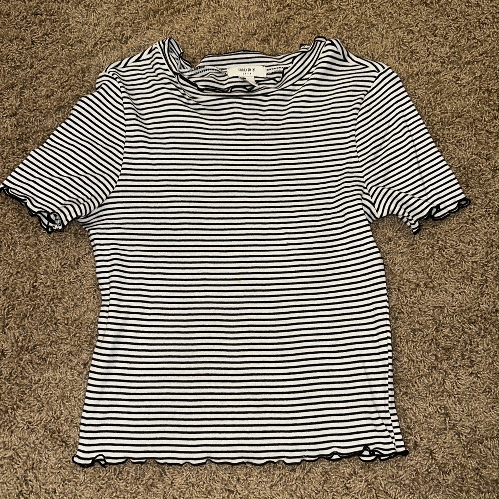 Striped crop top shirt